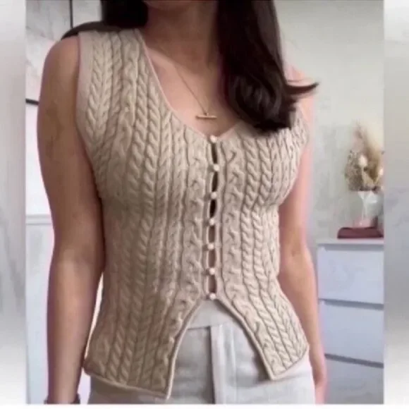 NWT CABLE KNIT TOP Size Small - Picture 2 of 9